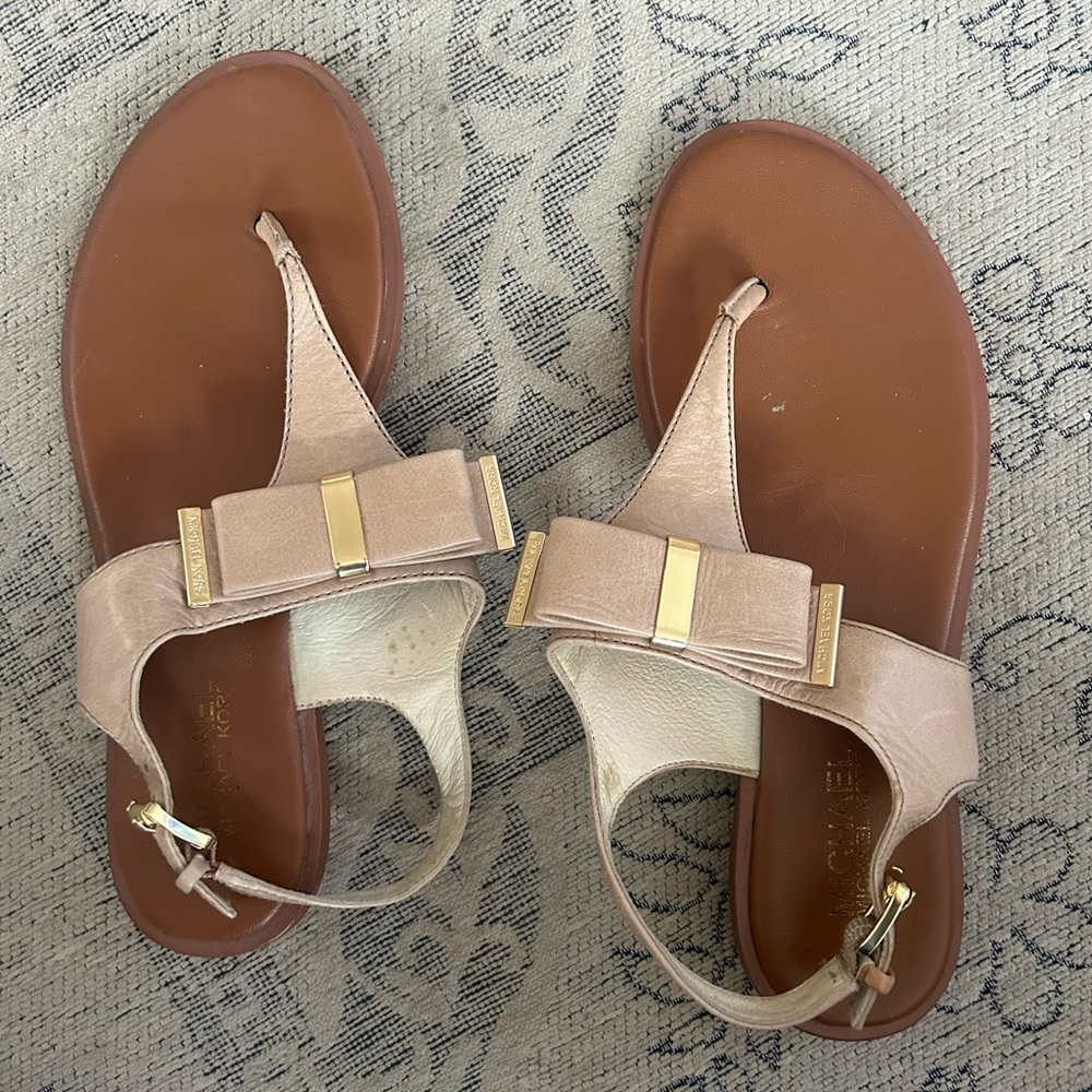 Barely Worn Michael Kors Sandals with a Bow. Size 6.5. Rose Gold/ Beige Leather